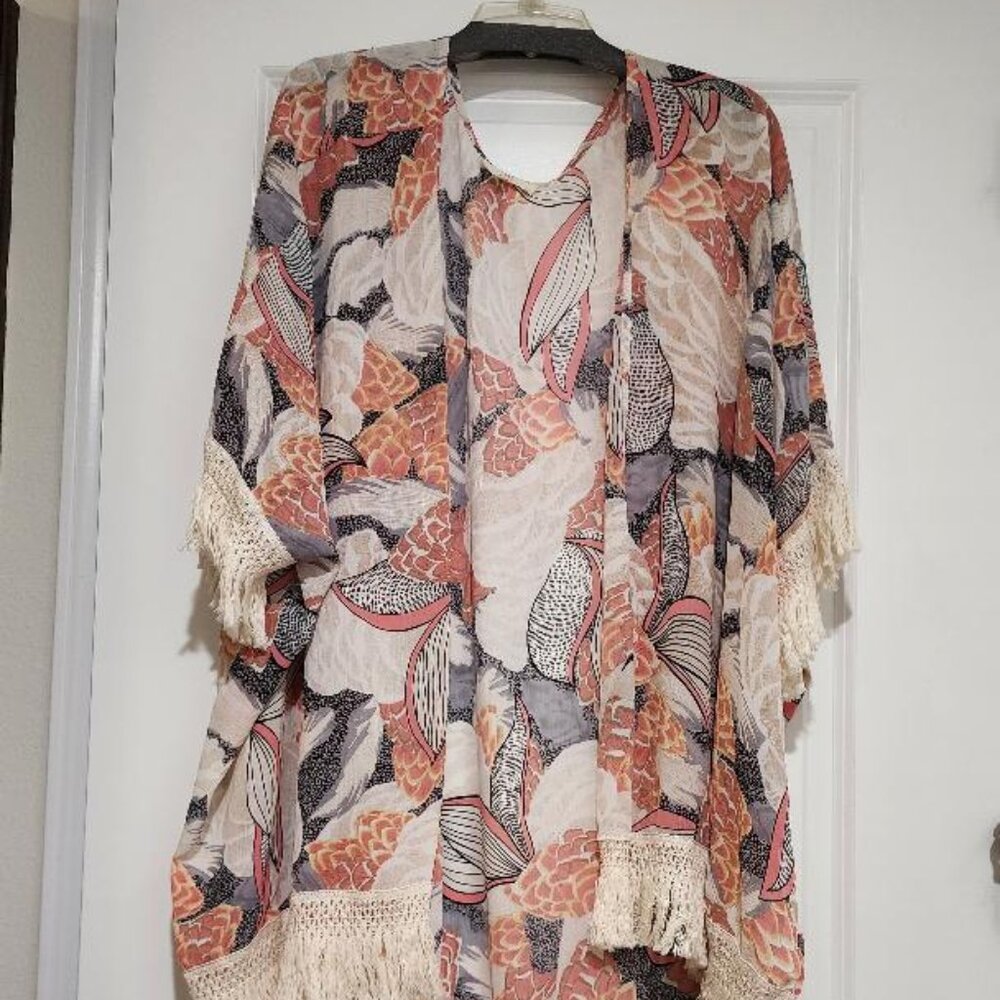 Entro  Size M/L Like New Lightweight Open Front Coverup